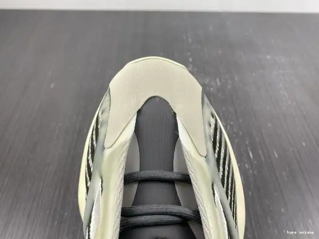 hype ID1674 Adidas Salt Yeezy Fade V3 700 0528